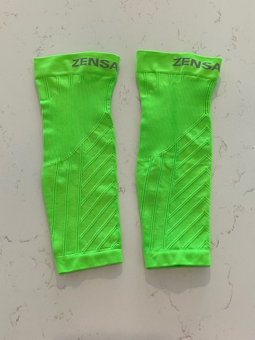 Zensah Neon Green Compression Calf Sleeves Size Large/X-Large NWOT - Picture 2 of 10